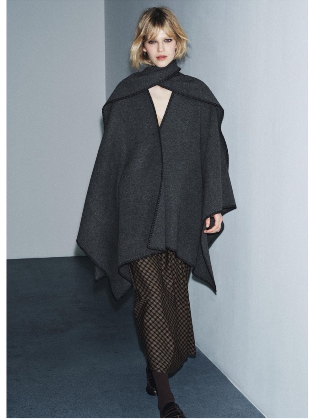 ZARA Charcoal Gray Women's Wool-Blend Cape Sweater